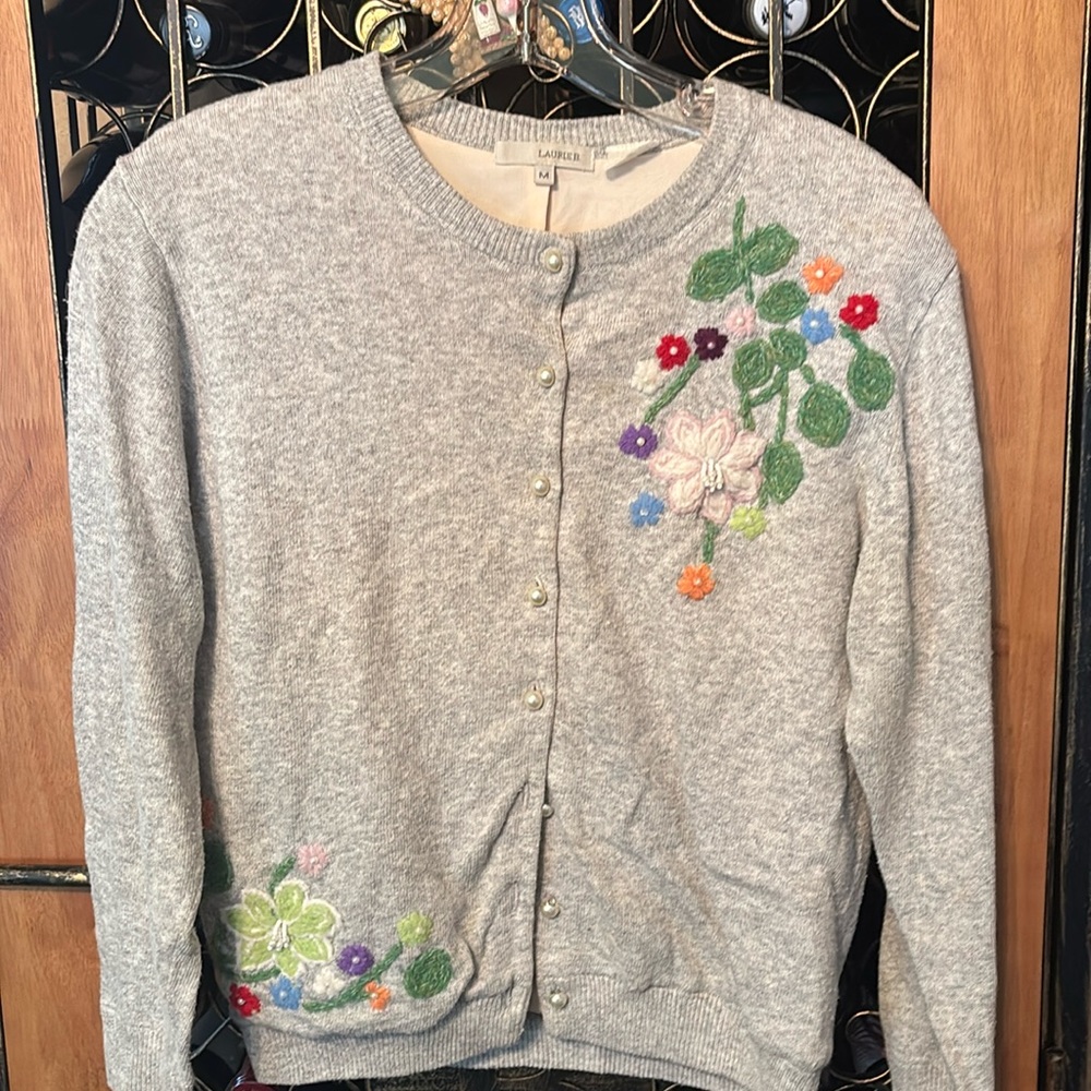 Laura B grey sweater
